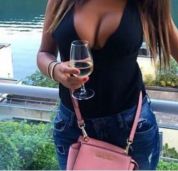 New Gorgeous Italian Girl & 4 Hand Massage,Call 07824991539