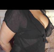 Sexy Classy Busty Curvy British Asian Escort! (Yasmin)
