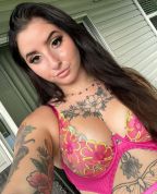 a new sexy girl in town ready to make all your erotic dreams come through.